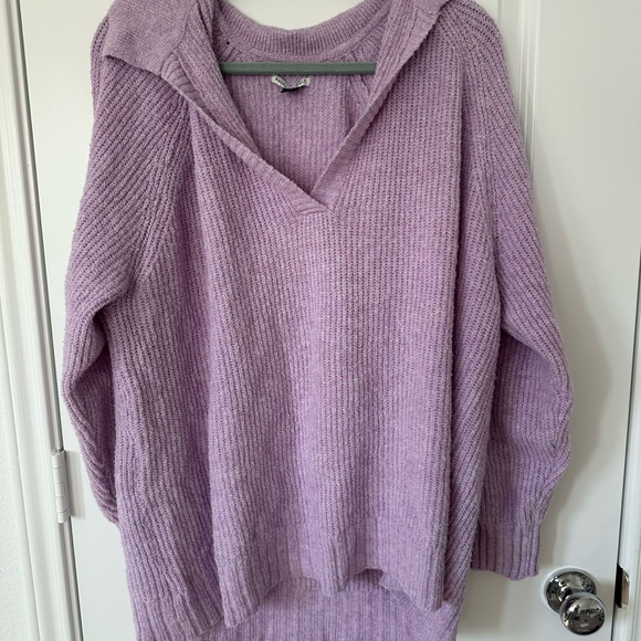 American Eagle Outfitters Tops - American Eagle Oversized V-neck Sweater